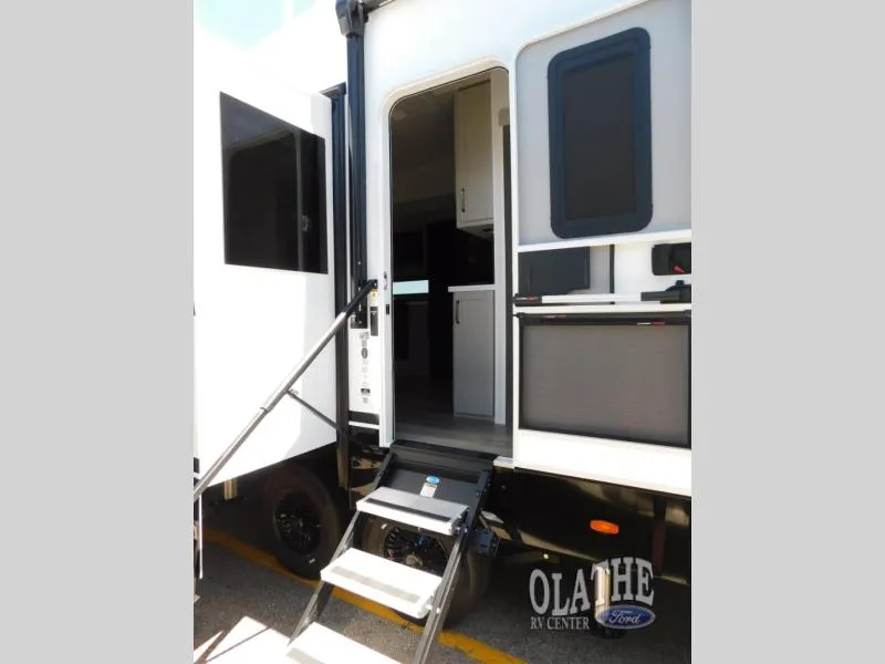 2026 Brinkley Model Z 3610 - Photo 4