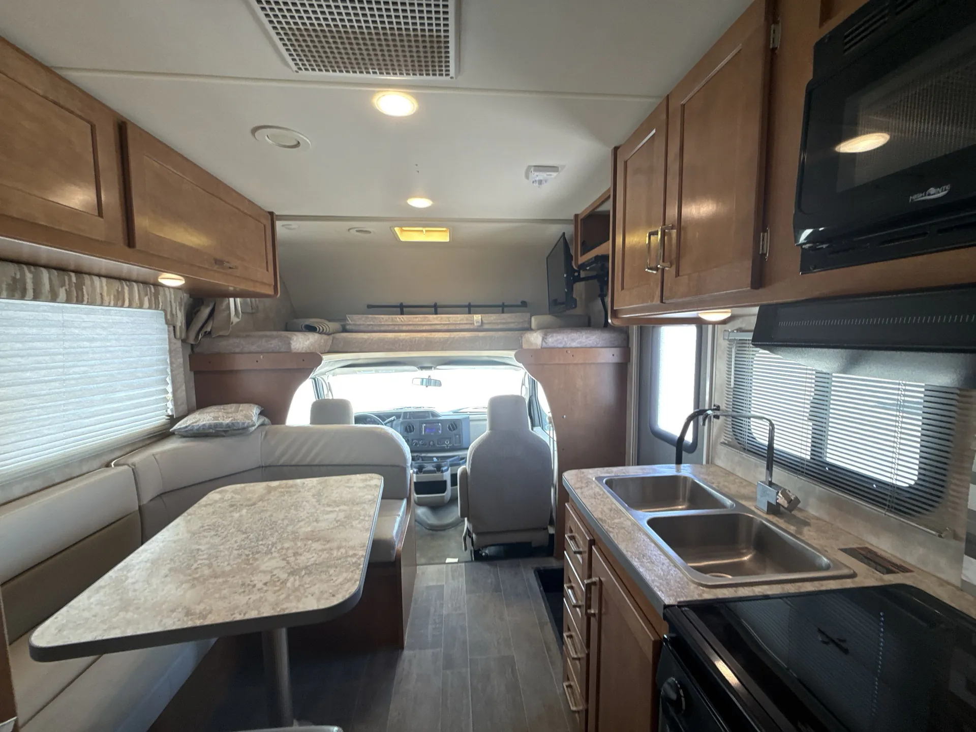 2018 Winnebago Minnie Winnie 22R - Photo 4