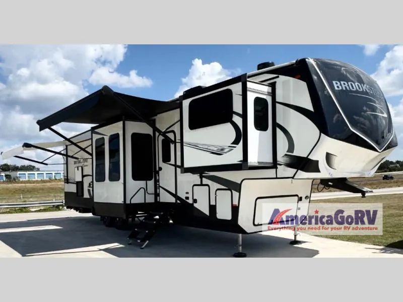 2022 Coachmen Brookstone 344FL - Photo 2
