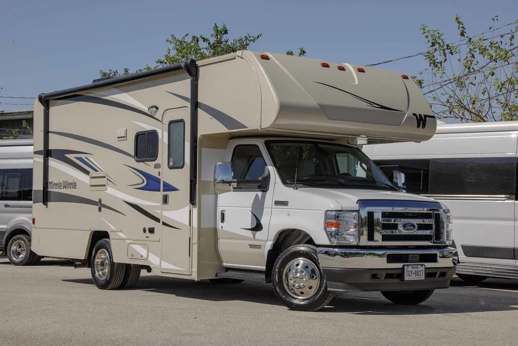 2023 Winnebago Minnie Winnie 22M - Photo 2