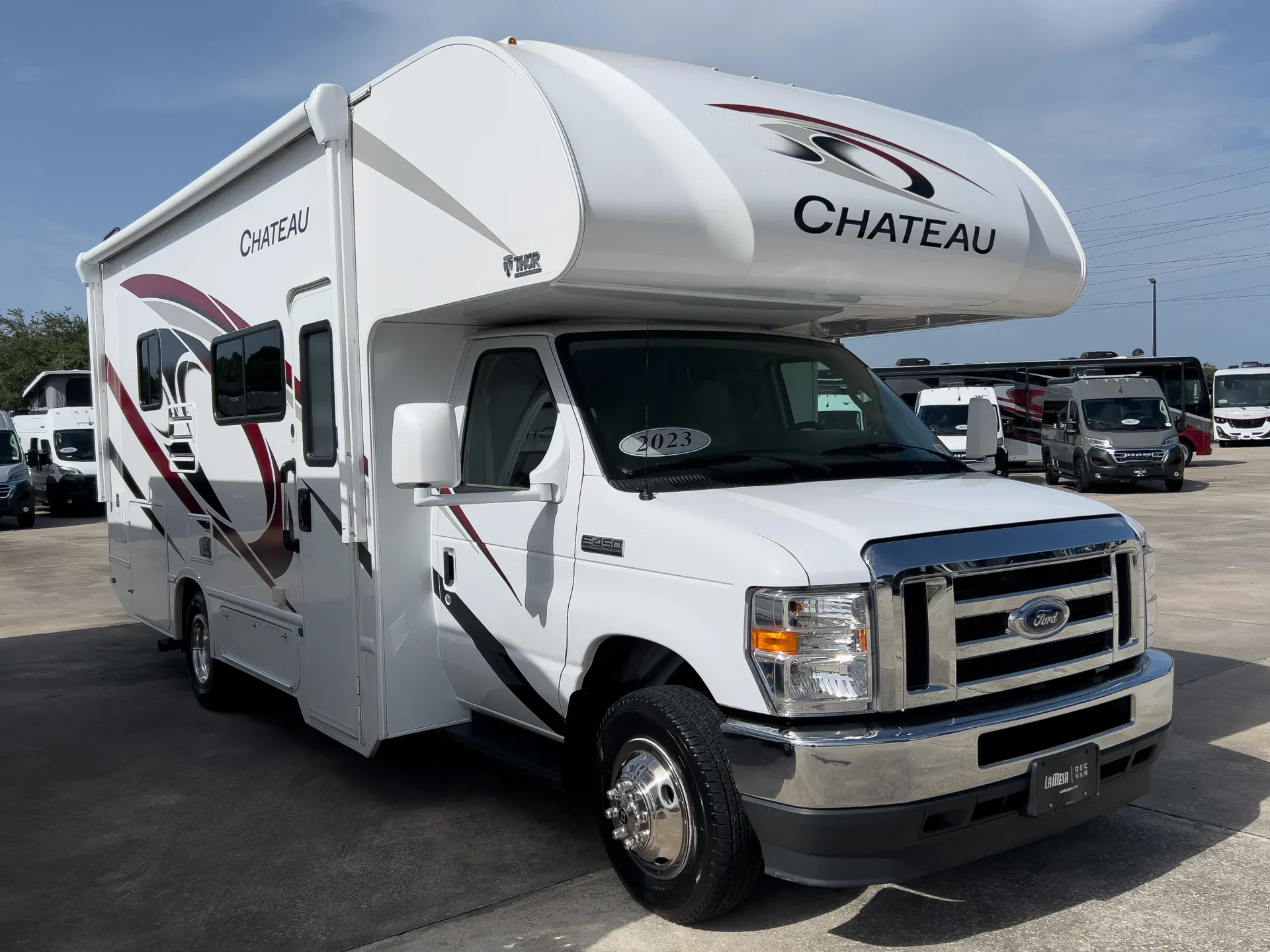 2023 Thor Motor Coach Chateau 25M - Photo 2