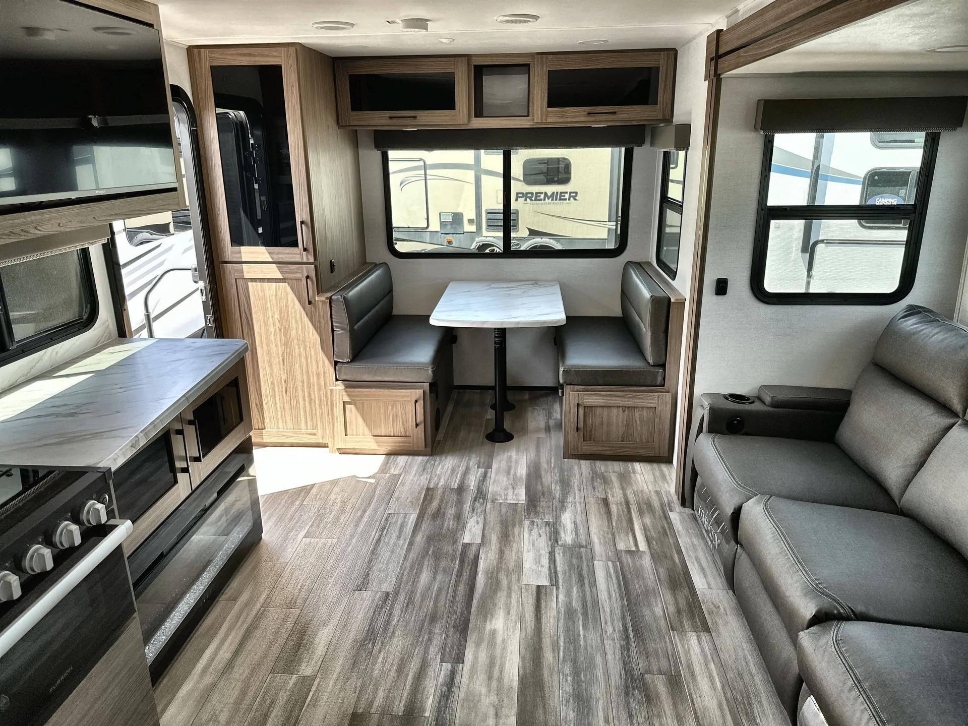 2025 Alliance RV Delta 252RL - Photo 3