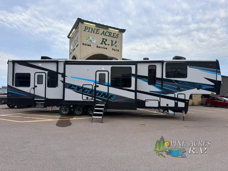 2024 Heartland Cyclone 4006 - Photo 2