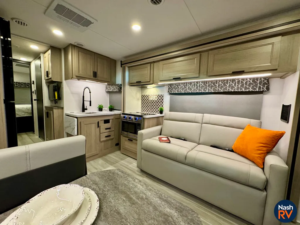 2025 Forest River Sunseeker LE 3250DSLE — Photo 6