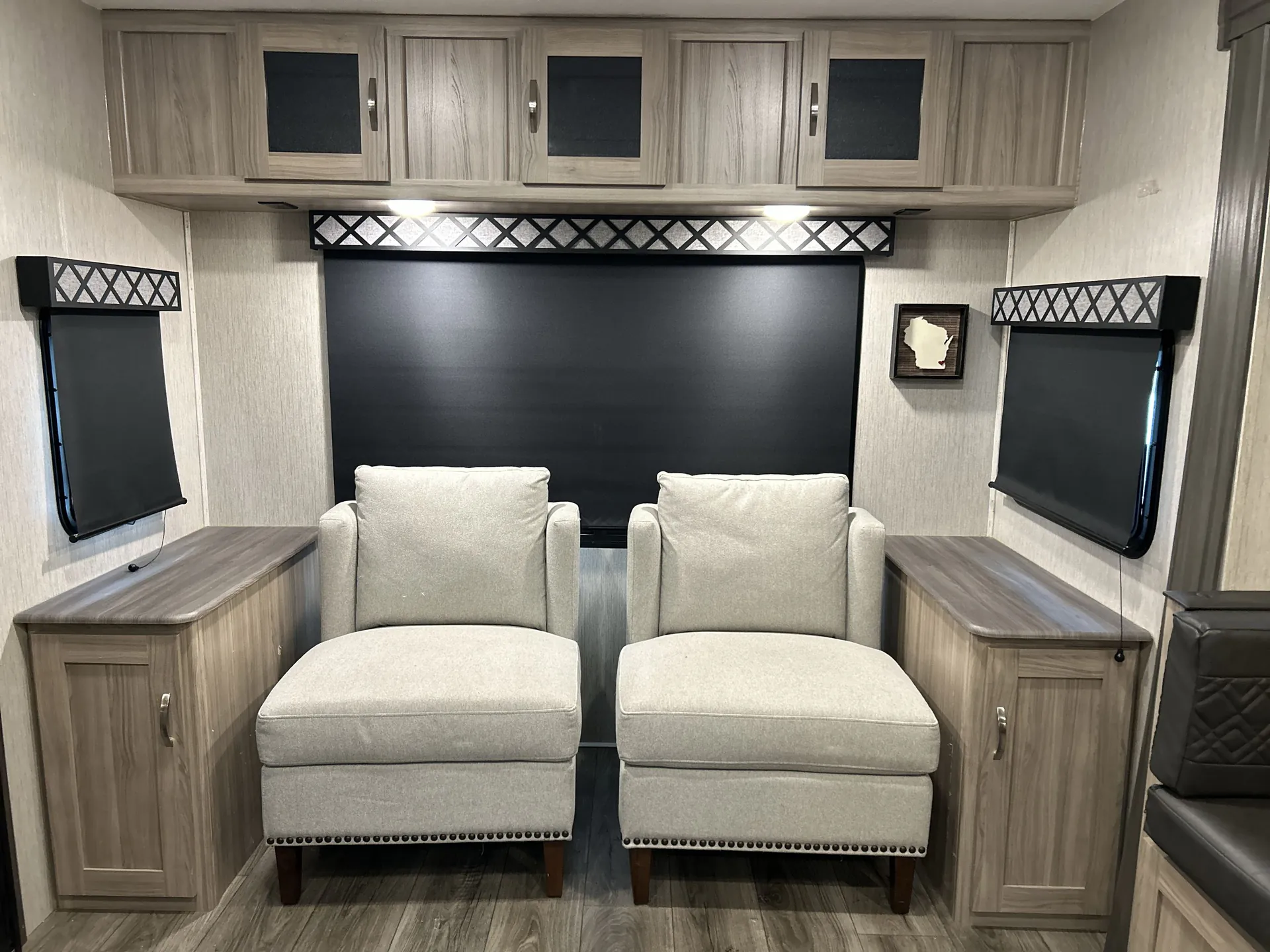 2021 Coachmen Freedom Express Liberty Edition 279 RLDSLE — living area main