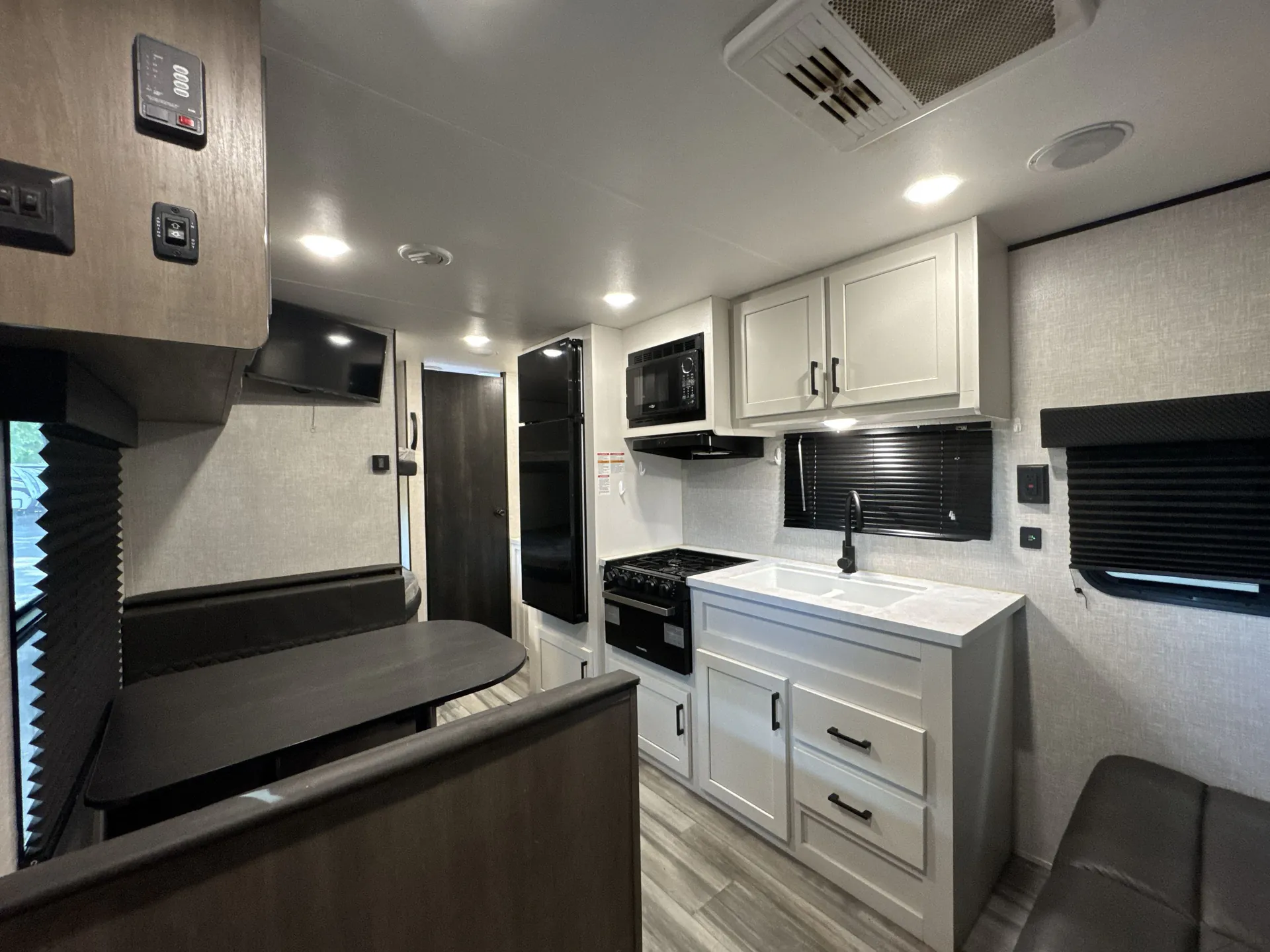 2024 Jayco Jay Flight SLX 260BHW — living area main