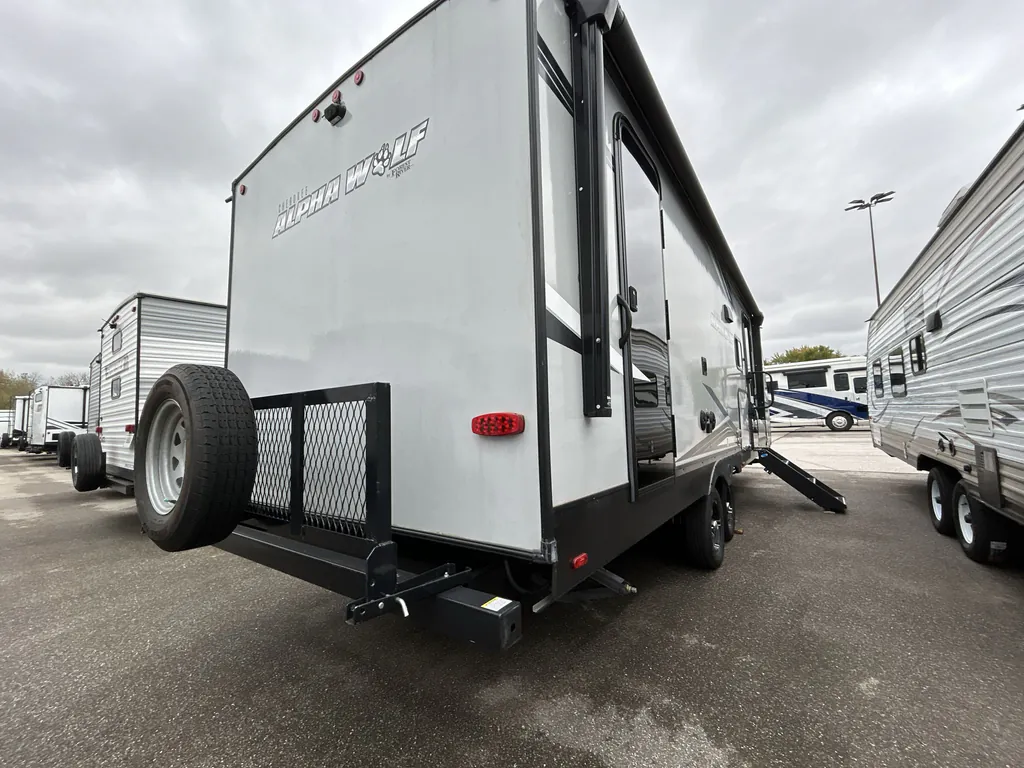 2022 Forest River Cherokee Alpha Wolf 26DBH-L, Photos photo 12