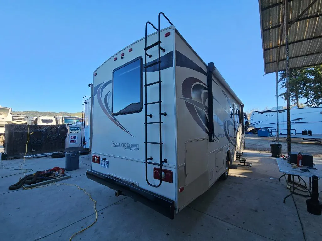 2019 Forest River Georgetown 3 Series 31B3 - Photo 3