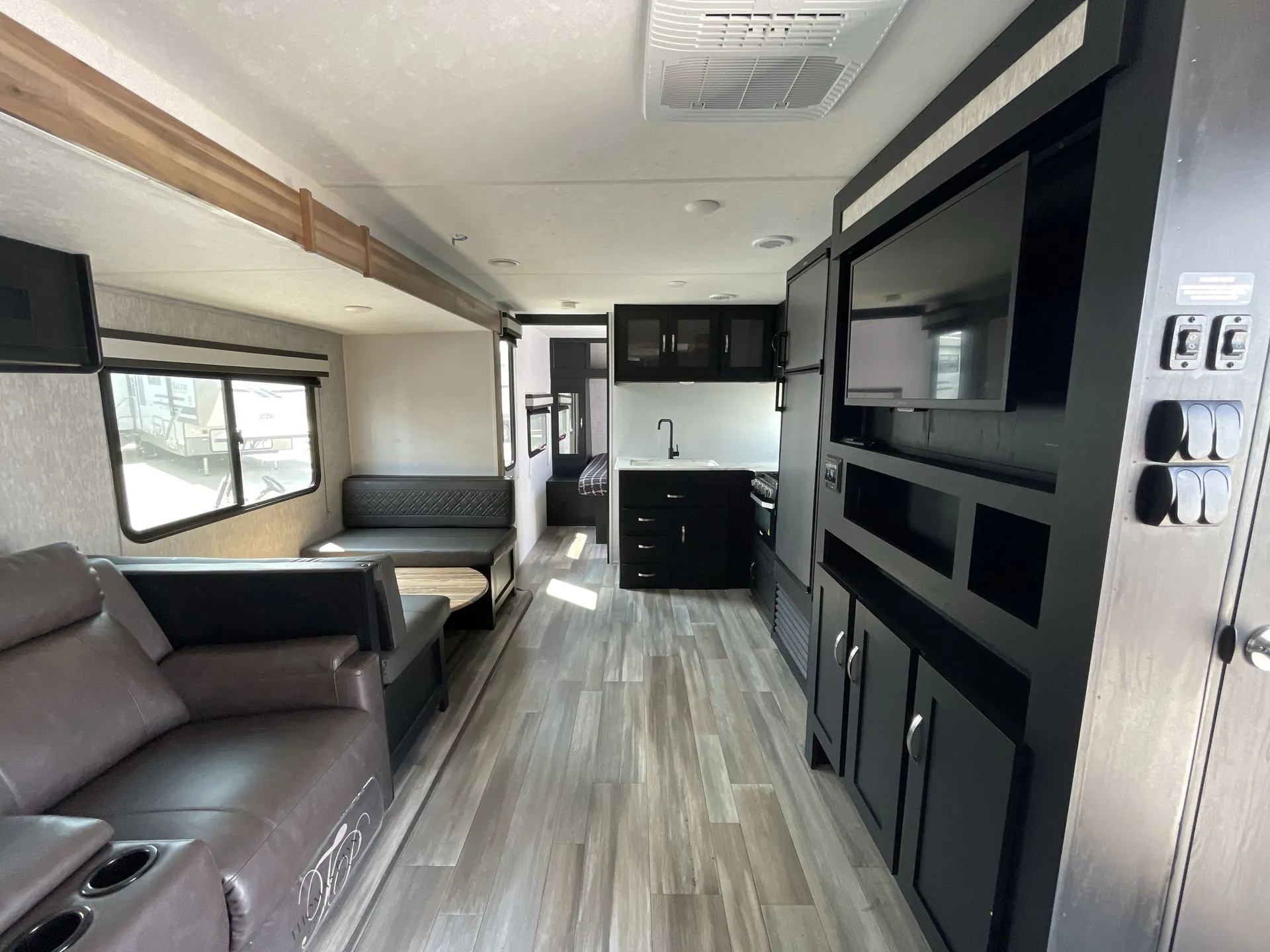 2022 Coachmen Freedom Express Select 28.7SE — living area main