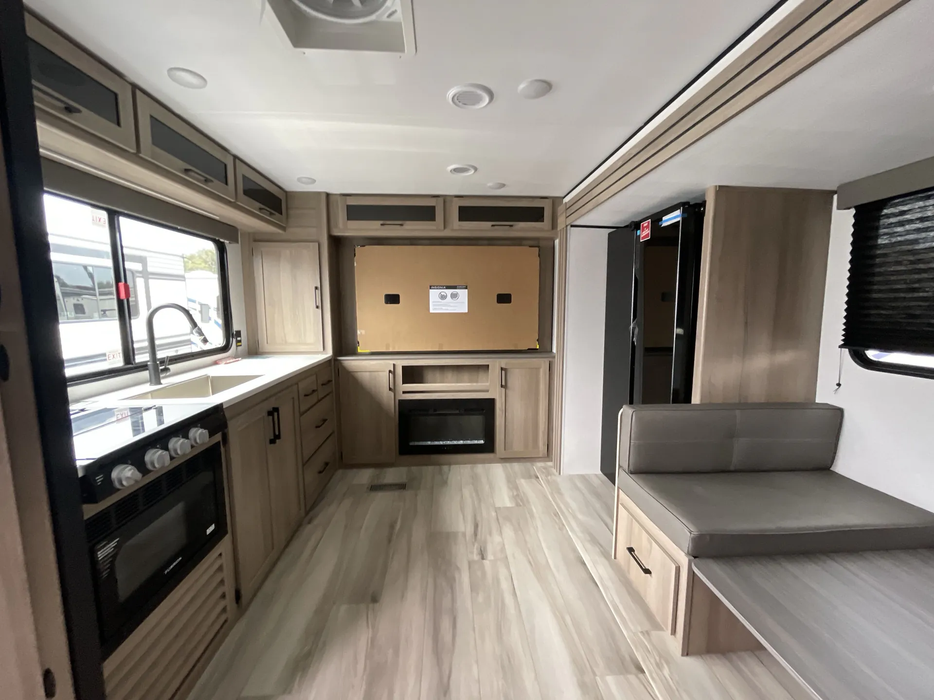 2026 Keystone Coleman Lantern 25REX — living area main