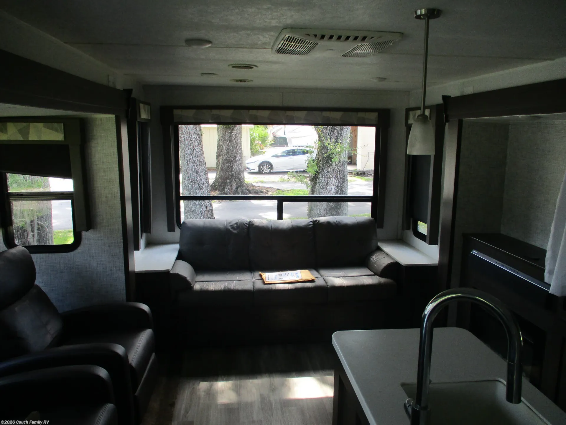 2020 Forest River Wildwood 27RE — Photo 6