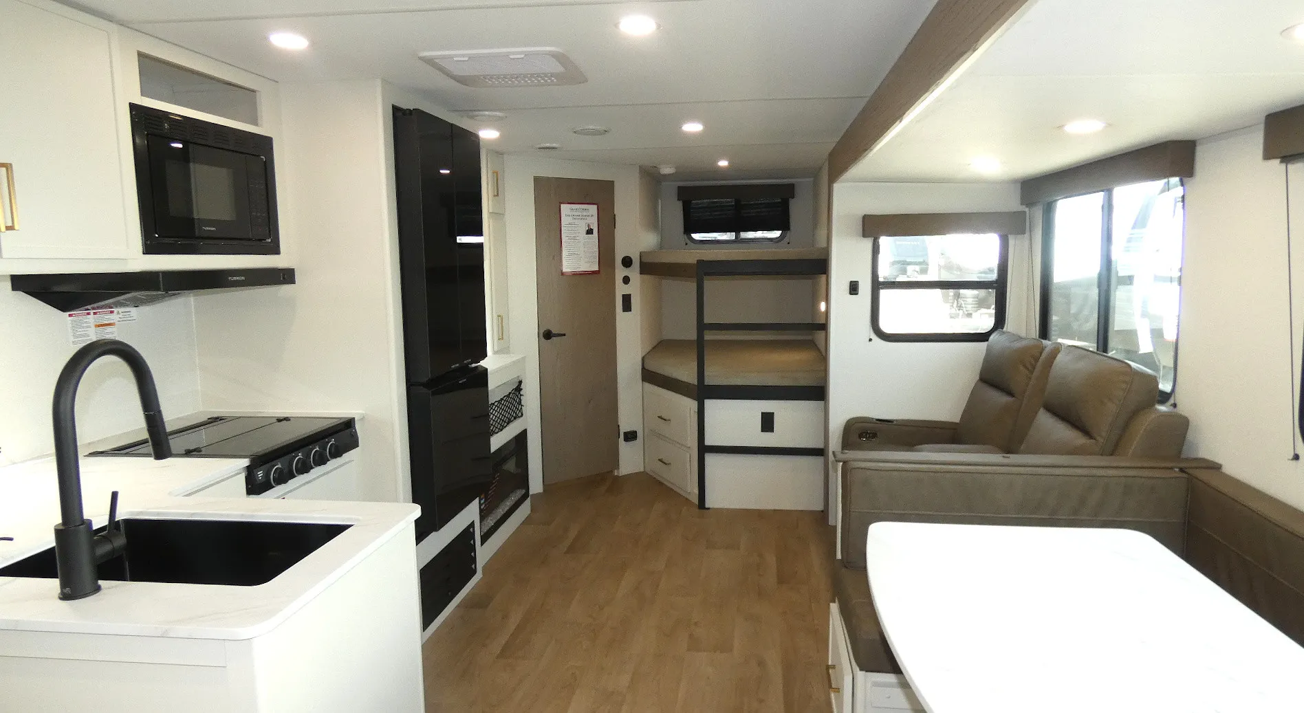2027 Grand Design Transcend Xplor 27DBX - Photo 3