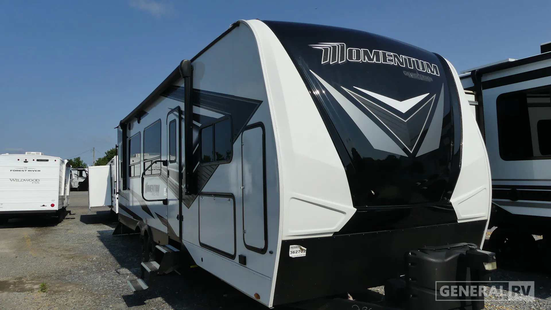 2022 Grand Design Momentum G-Class 28G - Photo 2