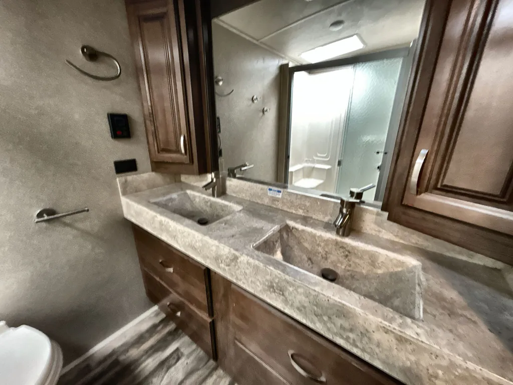 2019 Forest River Cedar Creek Champagne Edition 38EL, Photos photo 31