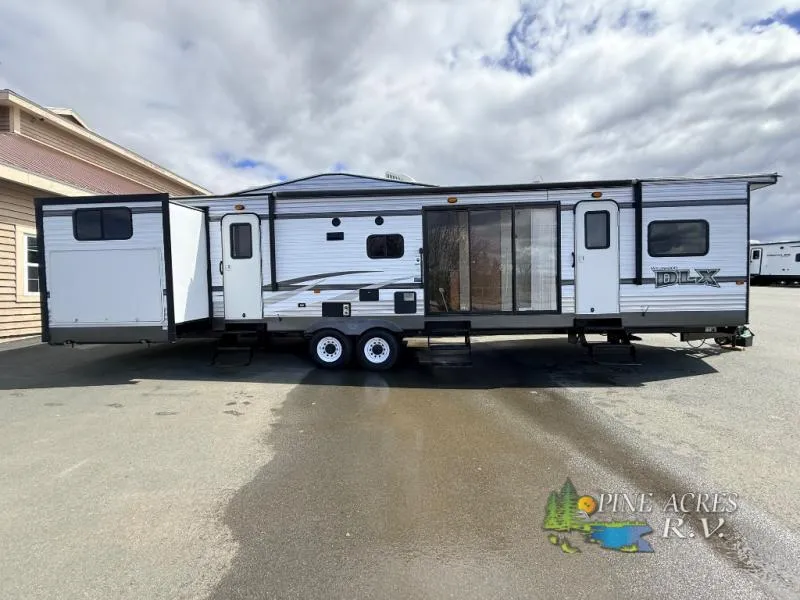 2016 Forest River RV Wildwood DLX 402QBQ - Main photo