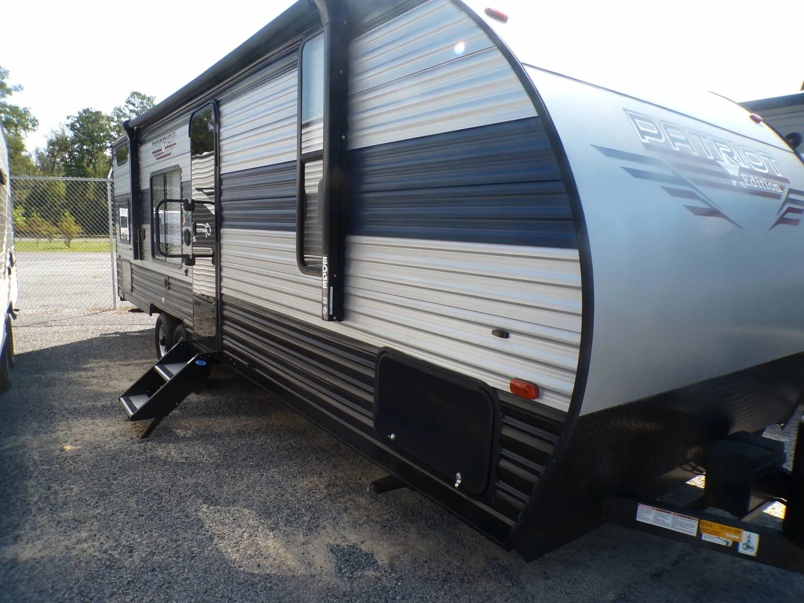 2022 Forest River Cherokee Patriot Edition 26DJSE - Photo 3