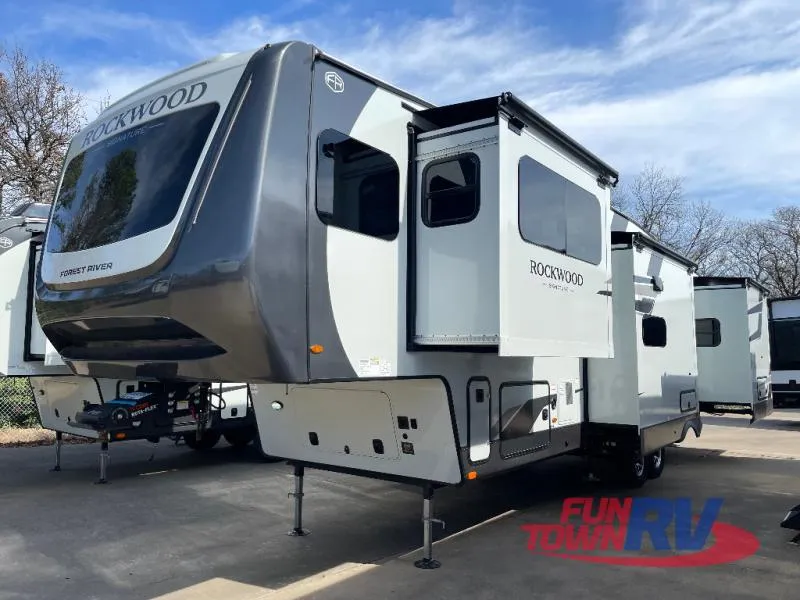 2026 Forest River Rockwood Signature 402SFL - Photo 3