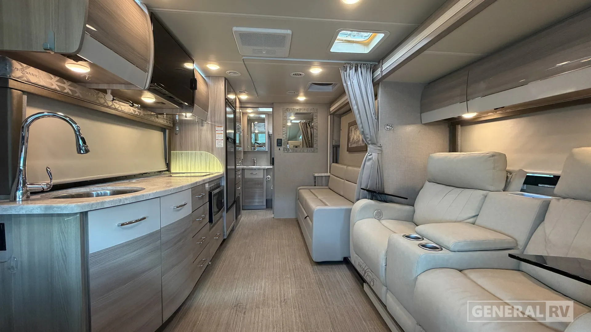 2022 Thor Motor Coach Delano 24FB - Photo 3