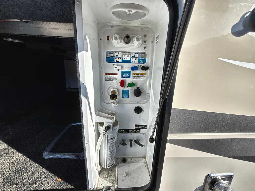 2018 Jayco Pinnacle 36FBTS, Photos photo 30