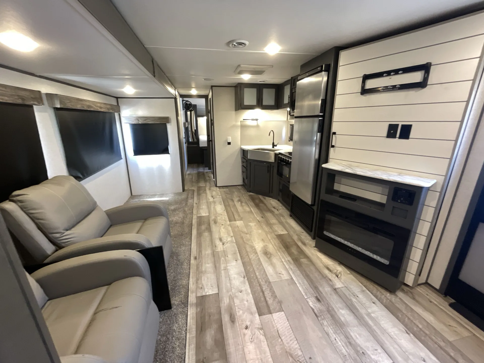 2021 Dutchmen Aspen Trail 2860RLS — living area main