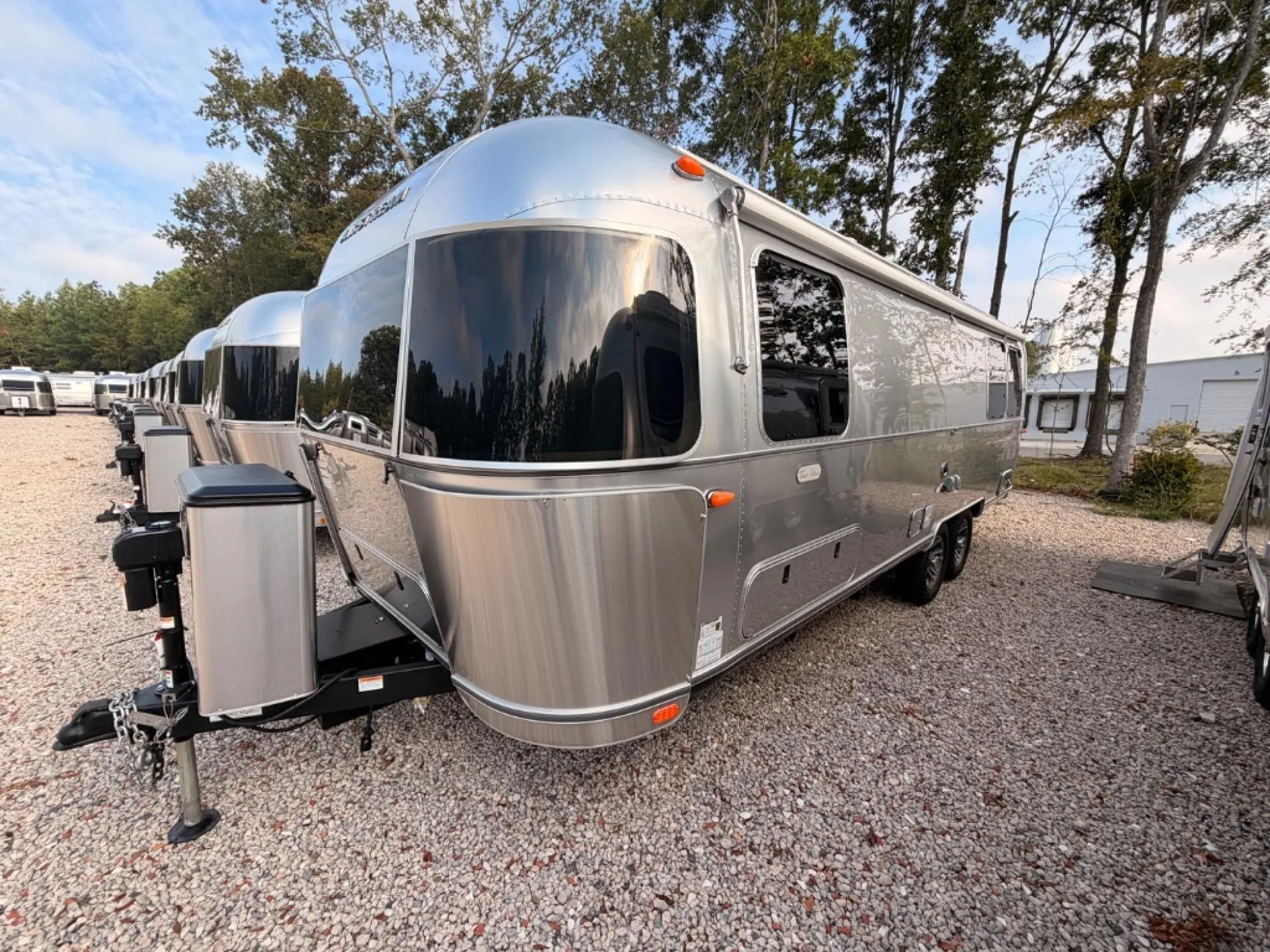 2027 Airstream Trade Wind 27FB TWIN - Photo 4