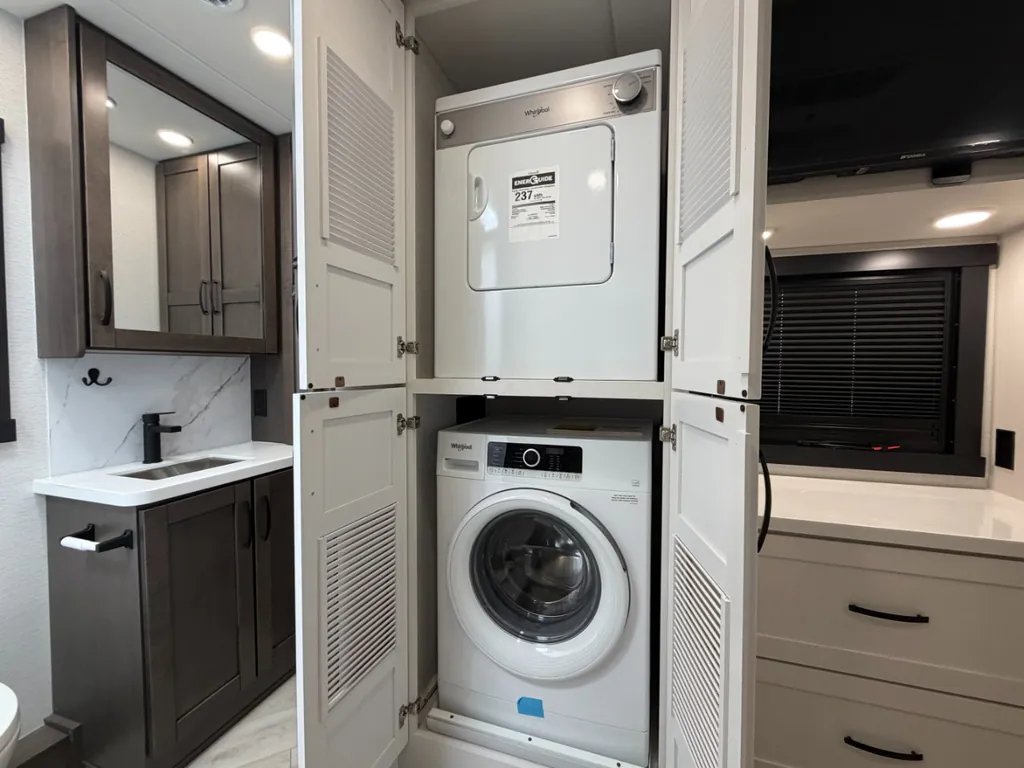 2027 Entegra Coach Accolade 37K, Photos photo 72