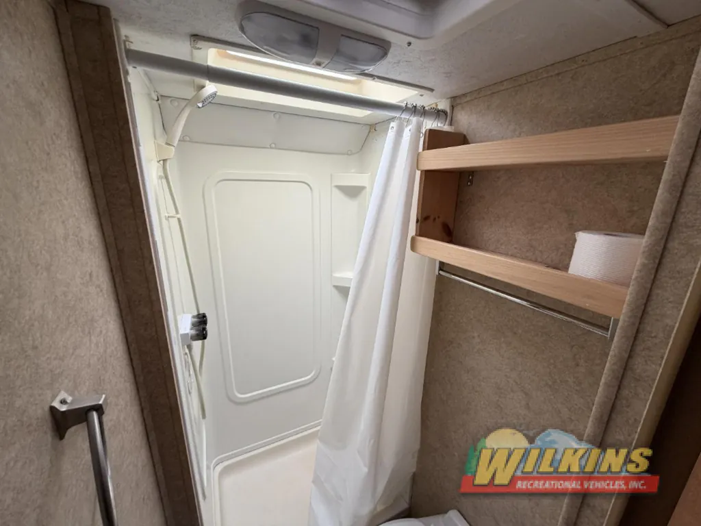 2010 Forest River Sunseeker 2300, Photos photo 10