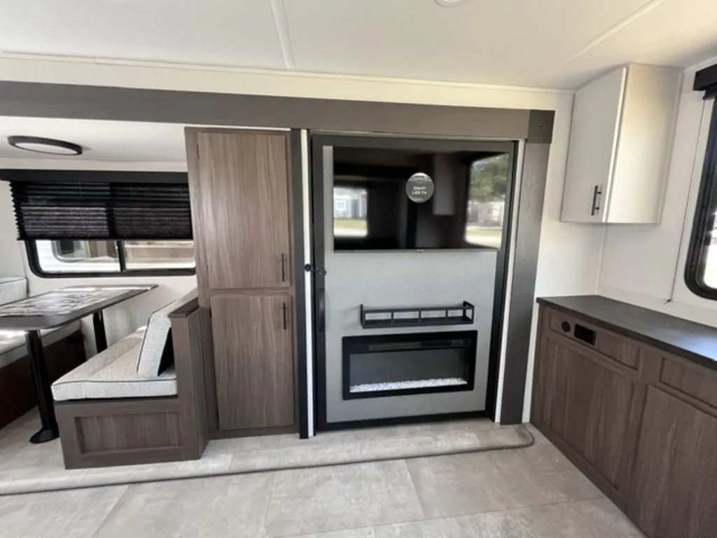 2027 Forest River Tracer 286RL, Photos photo 10
