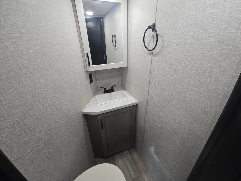 2025 Jayco Seismic Luxury Series 4113, Photos photo 18
