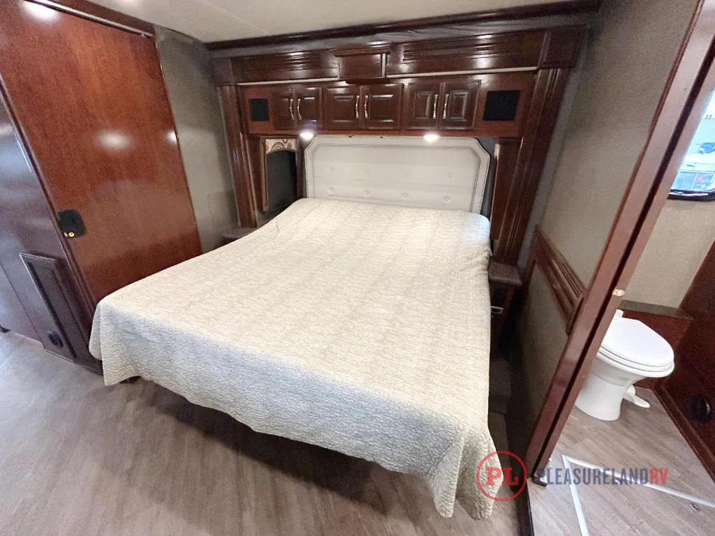 2018 Fleetwood Pace Arrow LXE 38N, Photos photo 22