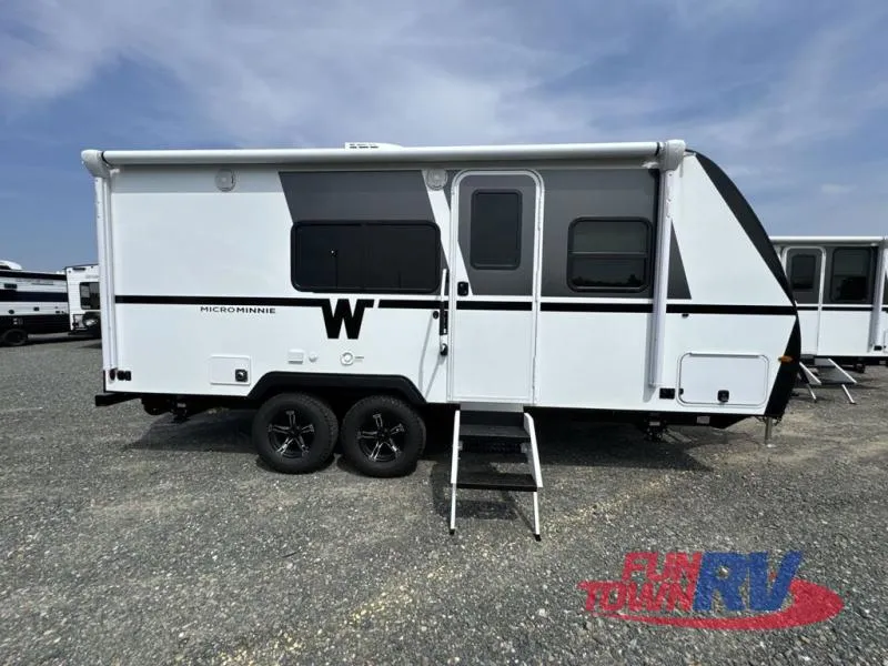2026 Winnebago Micro Minnie 2108TB - Photo 3