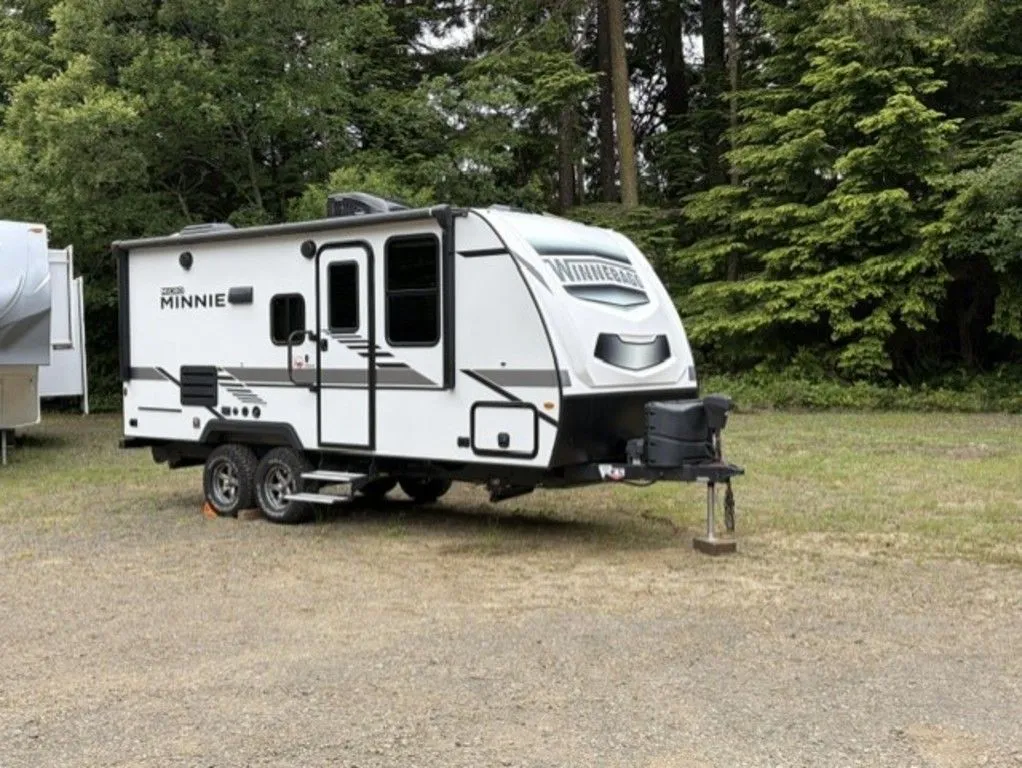 2022 Winnebago Micro Minnie 2108DS - Photo 2