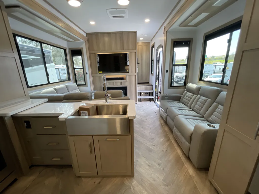 2026 Keystone Raptor 433, Photos photo 7