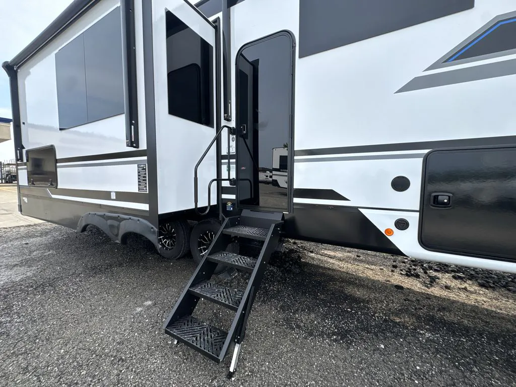 2027 Forest River Wolverine 32JF — Photo 6