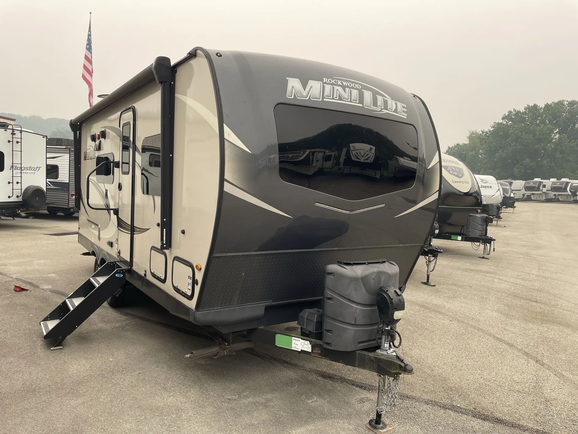 2021 Forest River Rockwood Mini Lite 2204S - Photo 2
