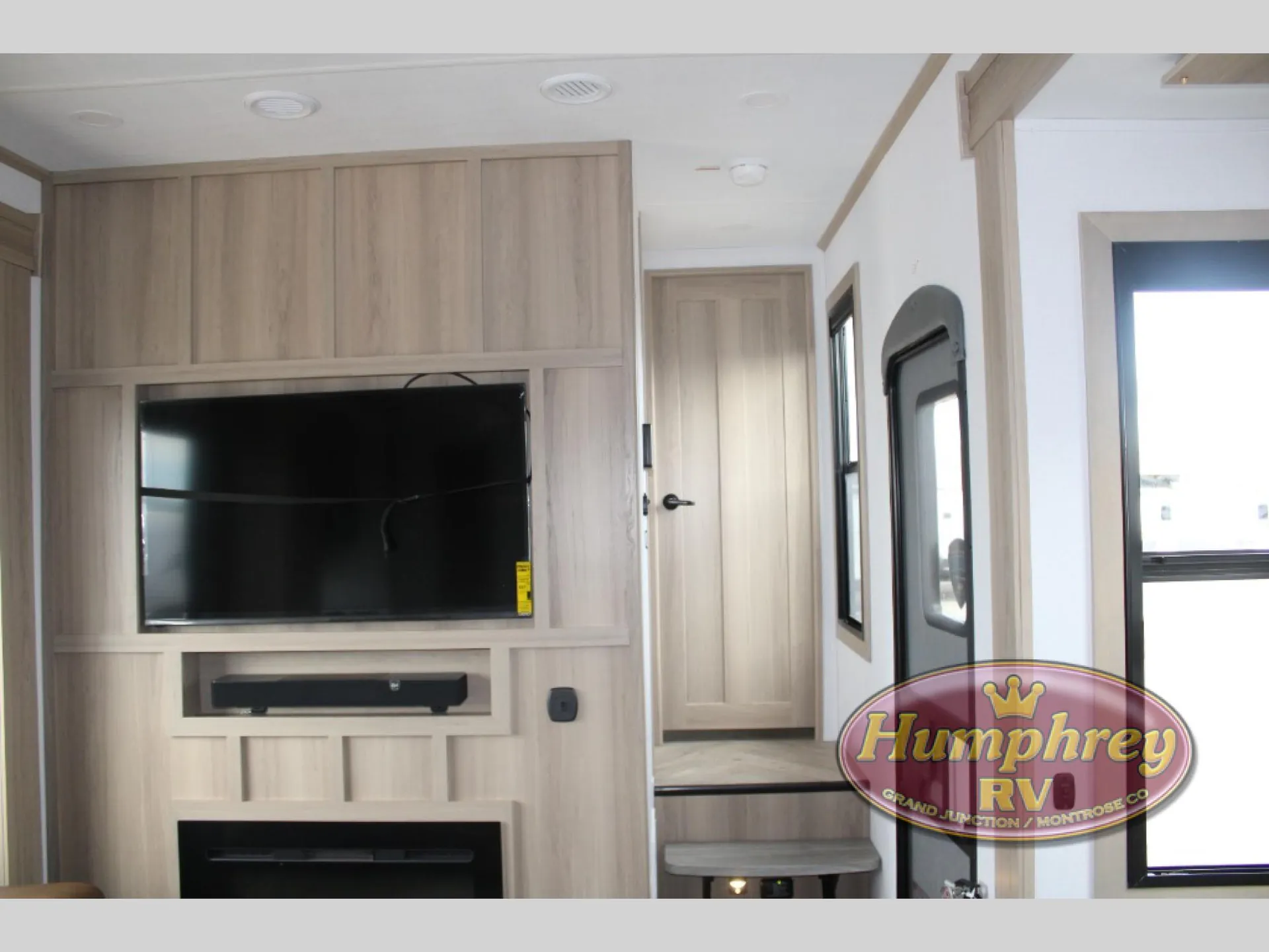 2025 Keystone Raptor 433 - Photo 3