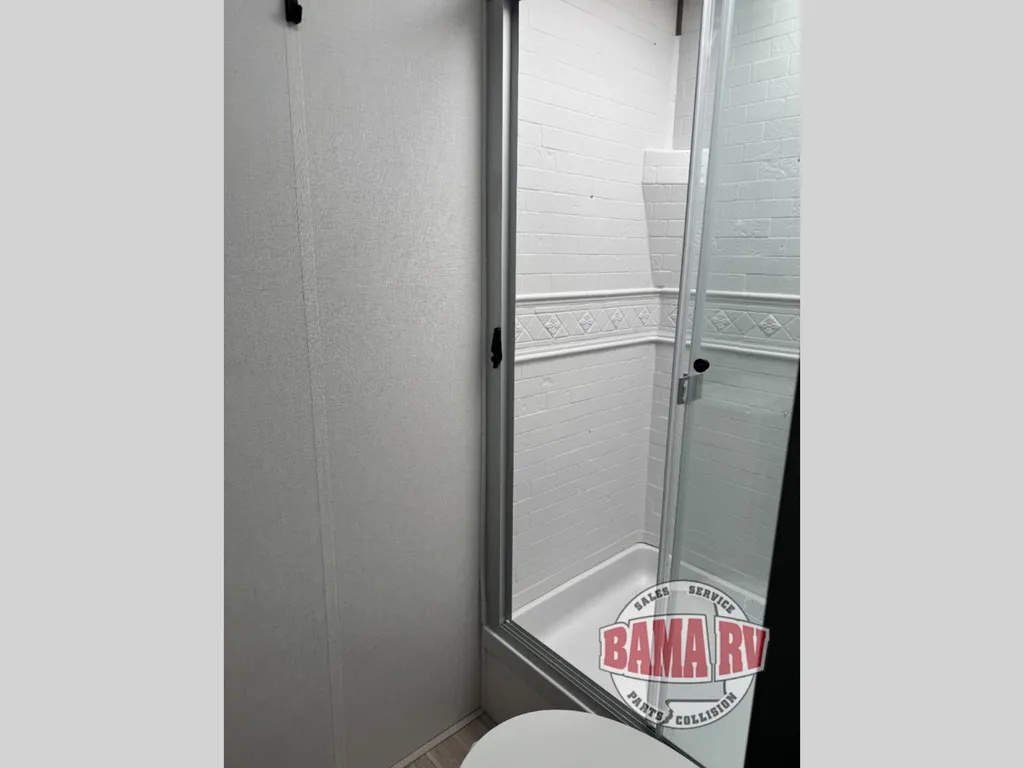2027 Coachmen Catalina Legacy Edition 333DBDSCK, Photos photo 24