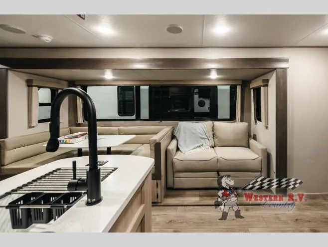 2026 Coachmen Catalina Legacy Edition 293TQBSCK - Photo 3