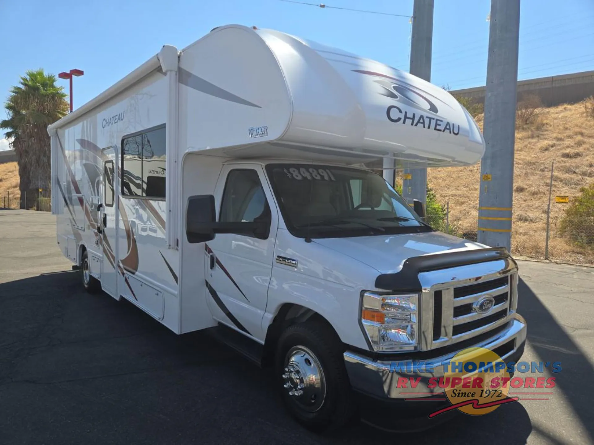 2023 Thor Motor Coach Chateau 27R - Photo 2