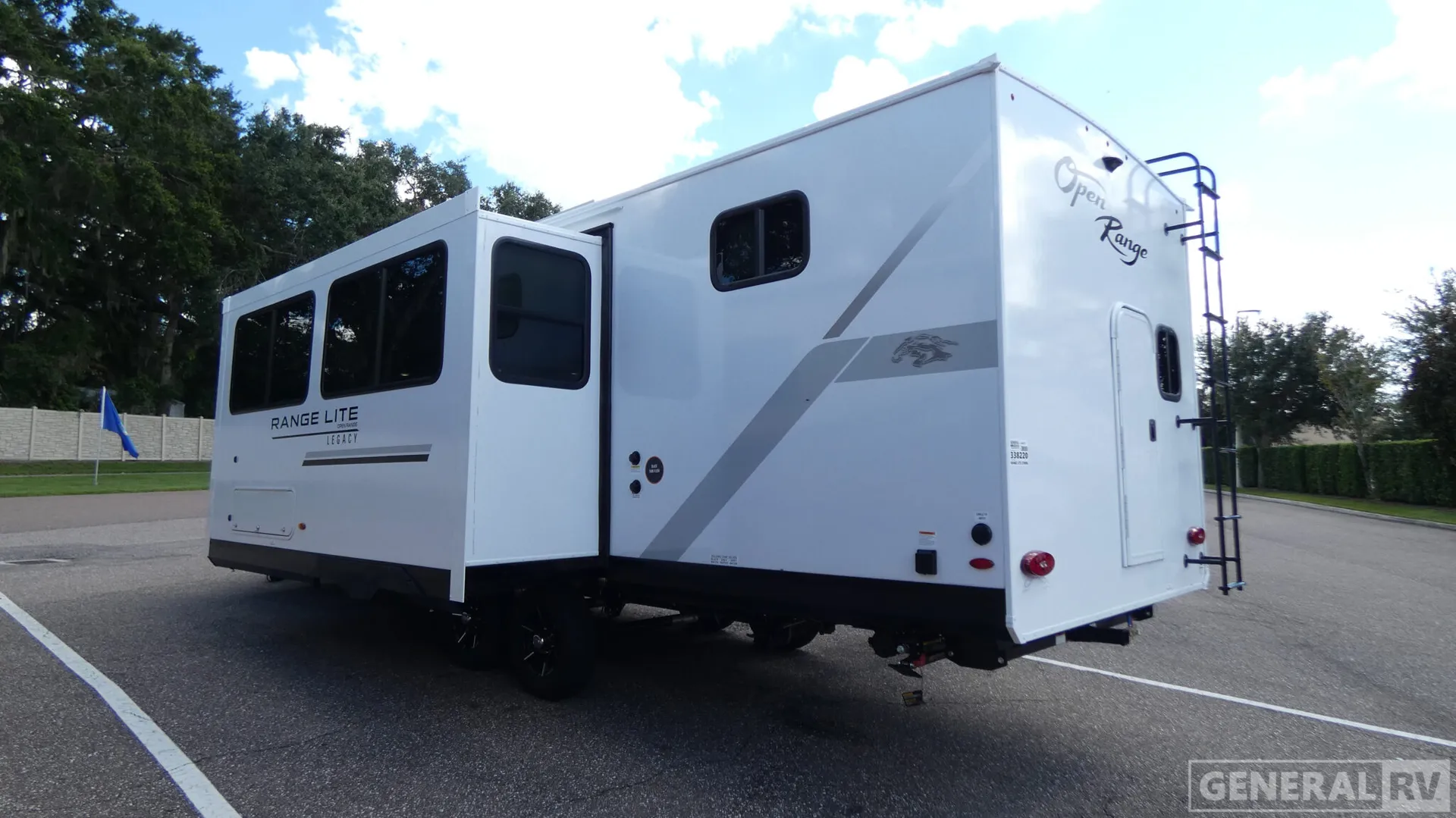 2026 Highland Ridge RV Range Lite 270DBL - Photo 4