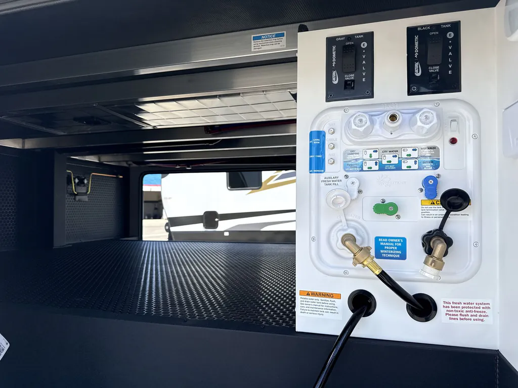 2026 Brinkley Model Z 3600, Photos photo 38