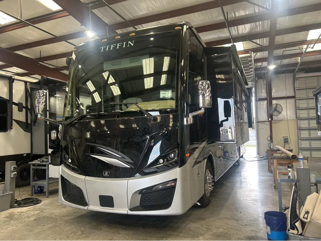 2026 Tiffin Phaeton 40 IH - Photo 3