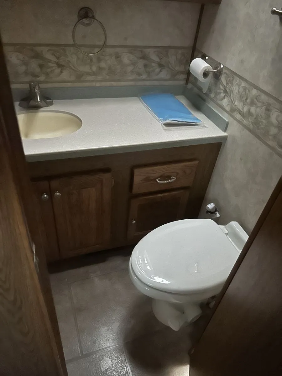 2005 Tiffin ALLEGRO 37DB - Photo 2
