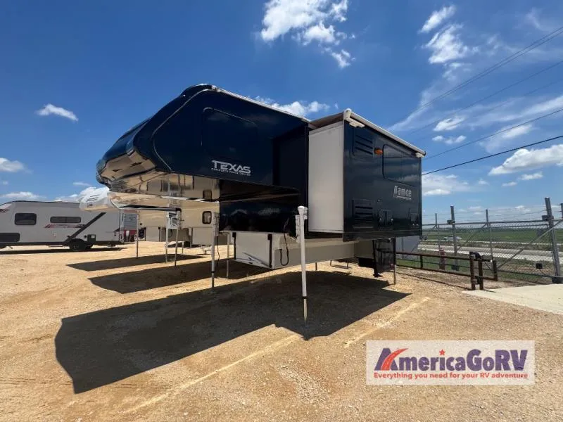 2019 Lance Lance Used   975 - Main photo