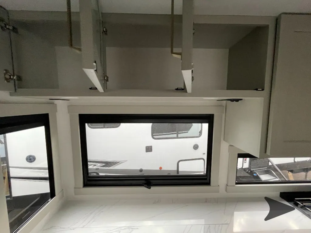 2026 Brinkley Model G 4100, Photos photo 15