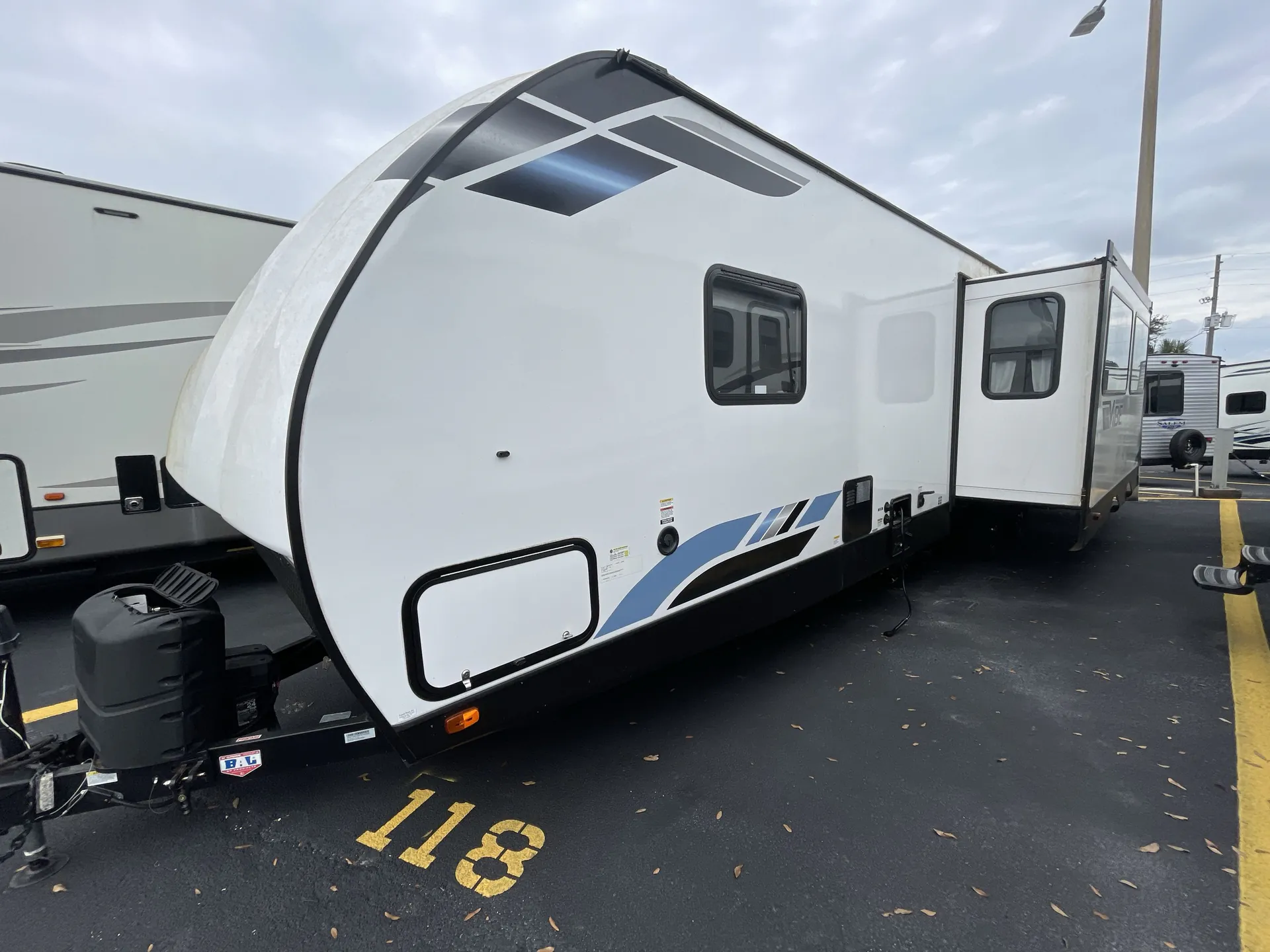 2023 Forest River Vibe 34BH — off campside