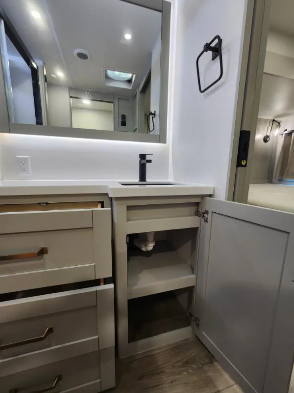 2025 Brinkley Model Z 3300, Photos photo 38