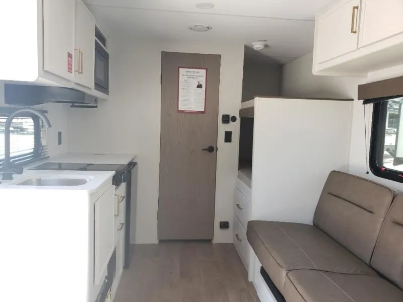2027 Grand Design Transcend One 151BH - Photo 3