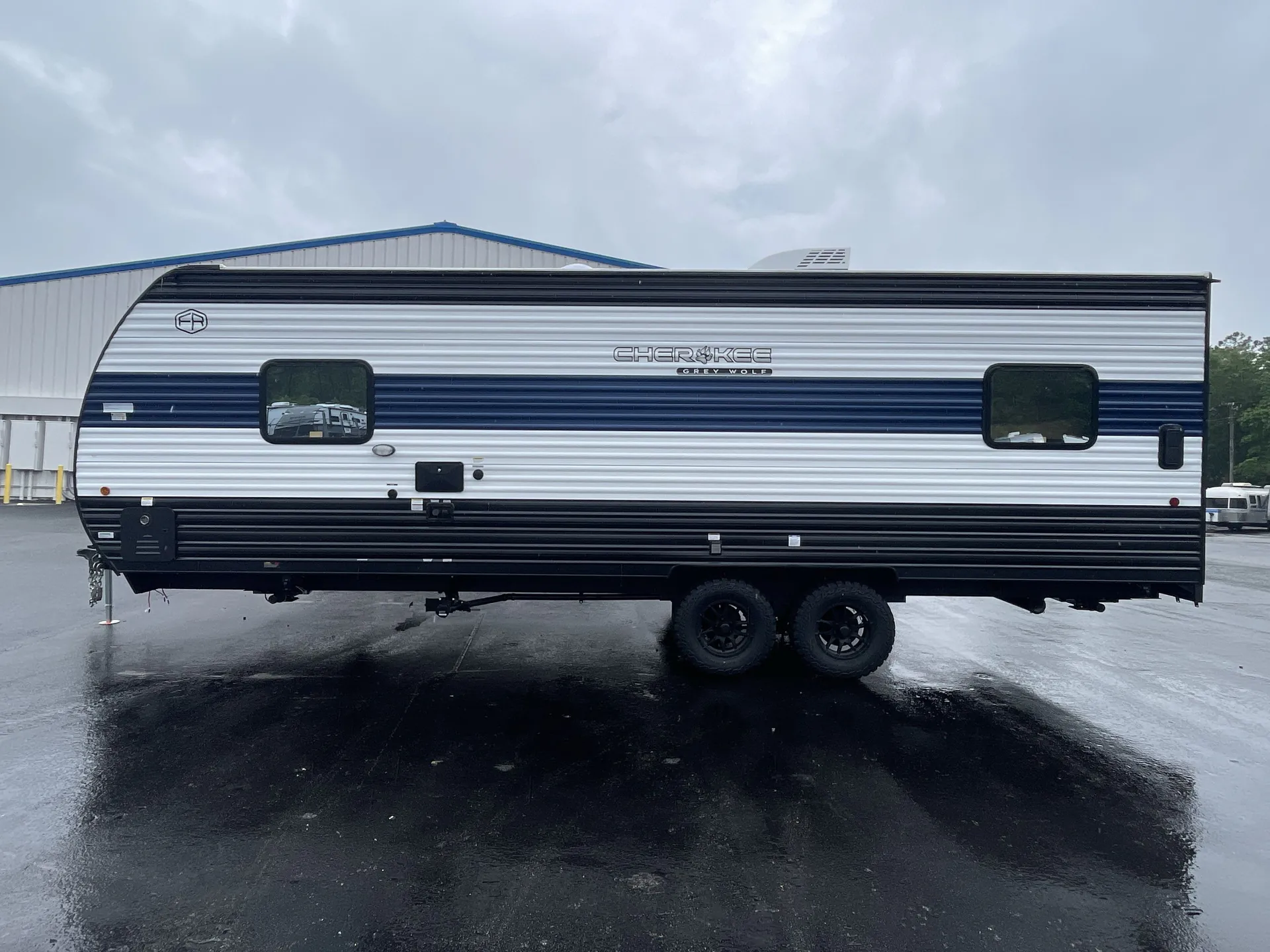 2026 Forest River Cherokee Grey Wolf 22RR — off campside