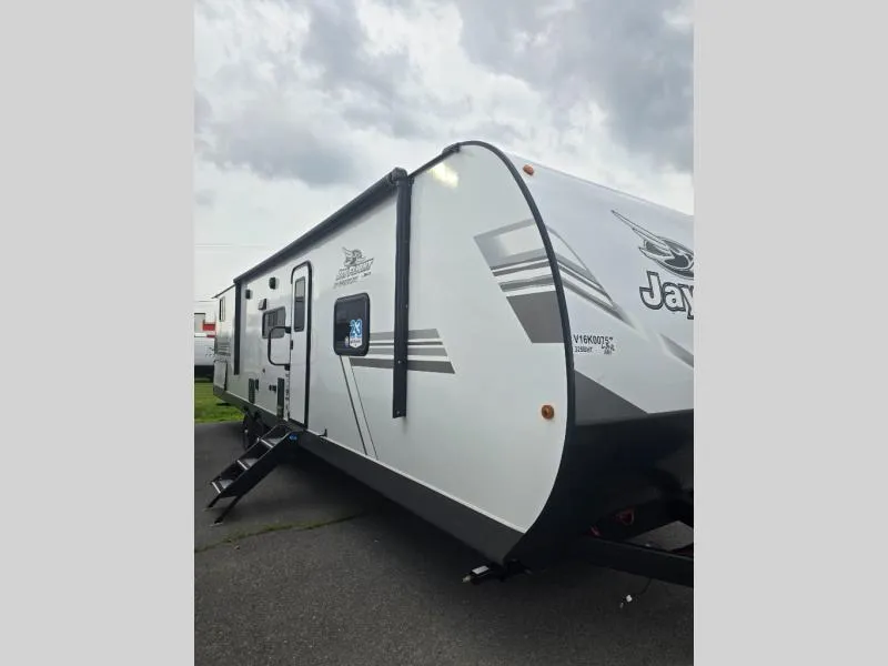 2027 Jayco Jay Flight SLX 325BHT - Photo 2